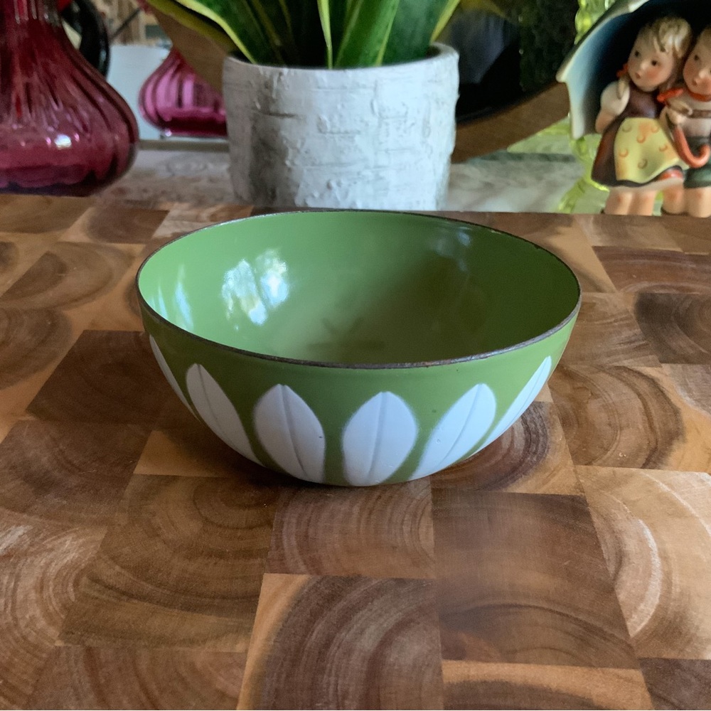 Catherine Holm 4” Lotus Green and White Small Bowl CatherineHolm Enamelware - Picture 6 of 8